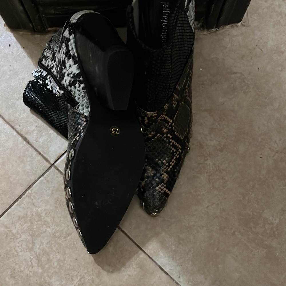 Jeffrey Campbell - Picture 2 of 4